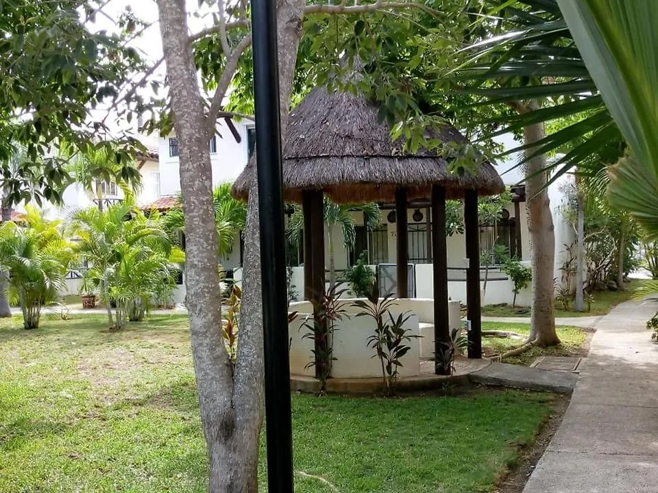 Casa Los Mikeles Playa del Carmen 0*,